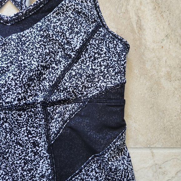 Lululemon Strap It Like It's Hot Tank - Size 6 - Picture 5 of 10